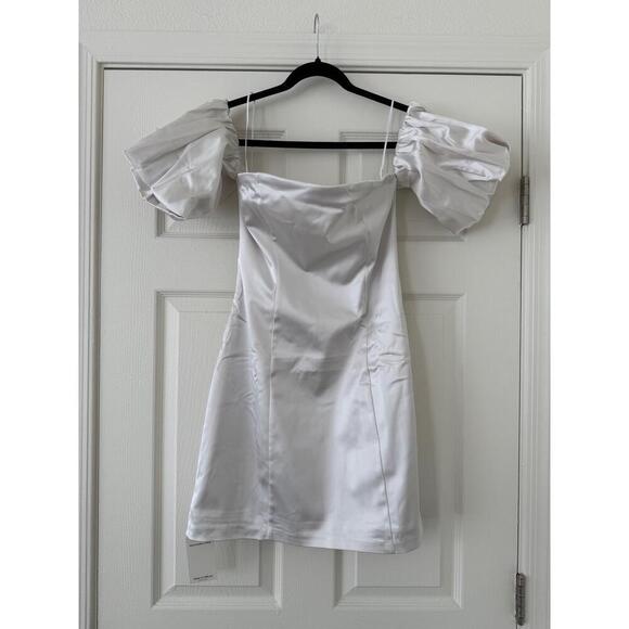Dresses & Skirts - NWT Abercrombie Satin Puff Sleeve Dress size M